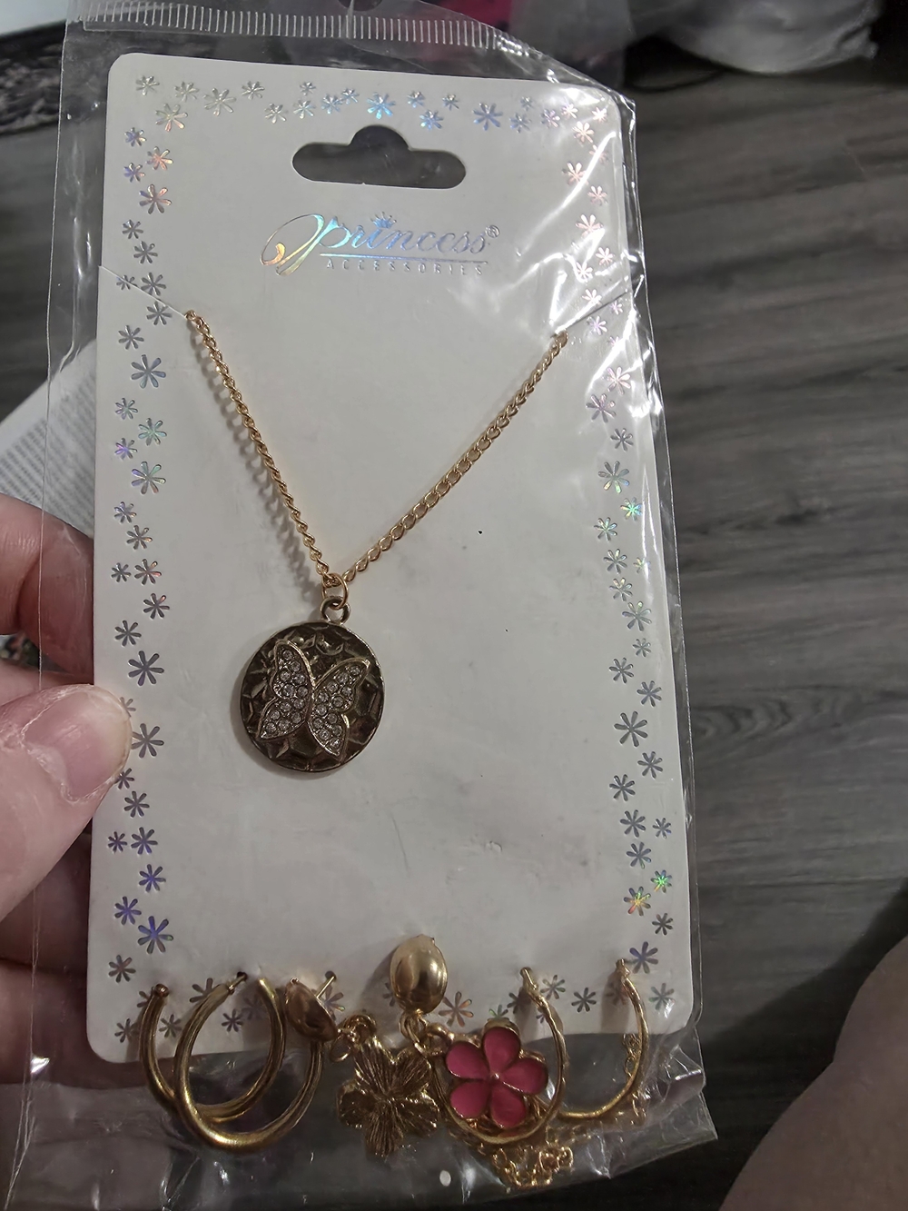 Jewelry. Gold Butterfly Pendant Necklace With Floral Earrings Set.